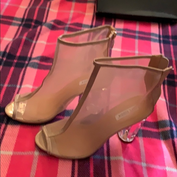 Tan mesh peep toe sandals - Picture 2 of 6